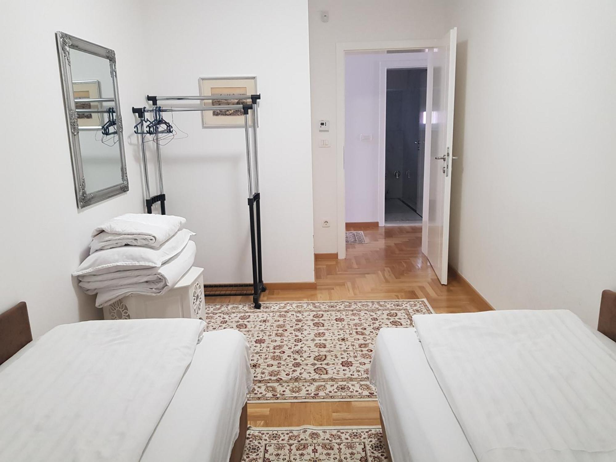 Silver Gate Apartment ซาราเยโว ภายนอก รูปภาพ